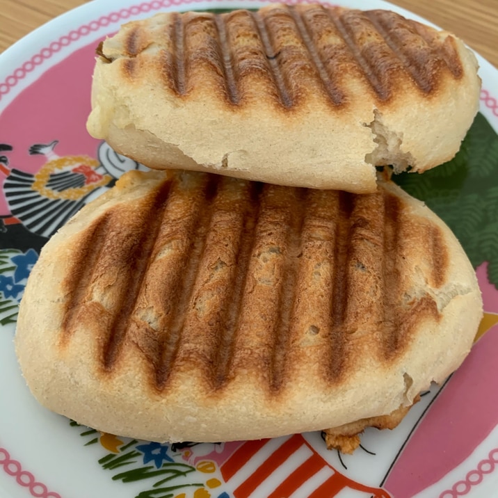 *きんぴらごぼうチーズのパニーニ*